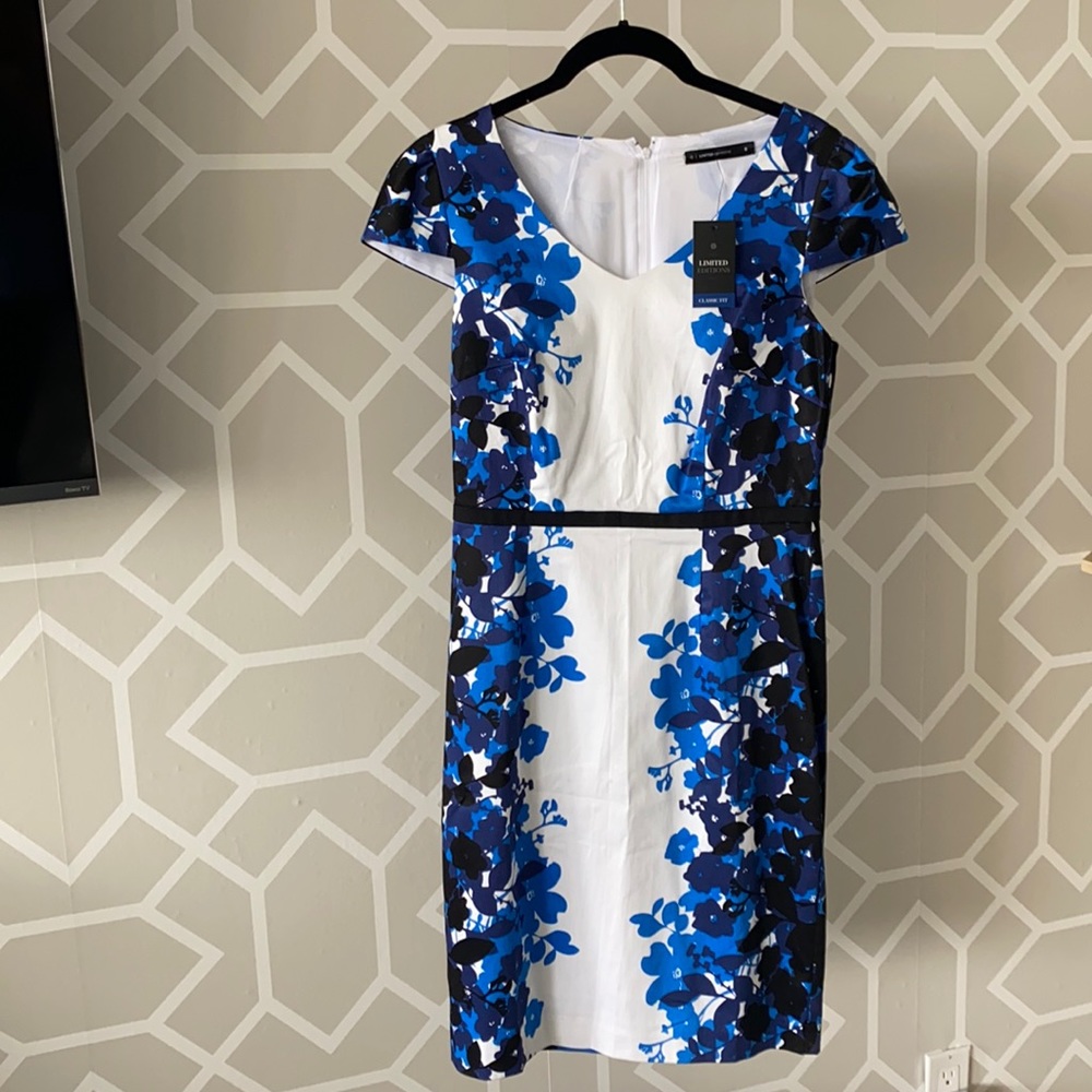 NWT Limited Blue/White Floral Cap Sleeve Dress